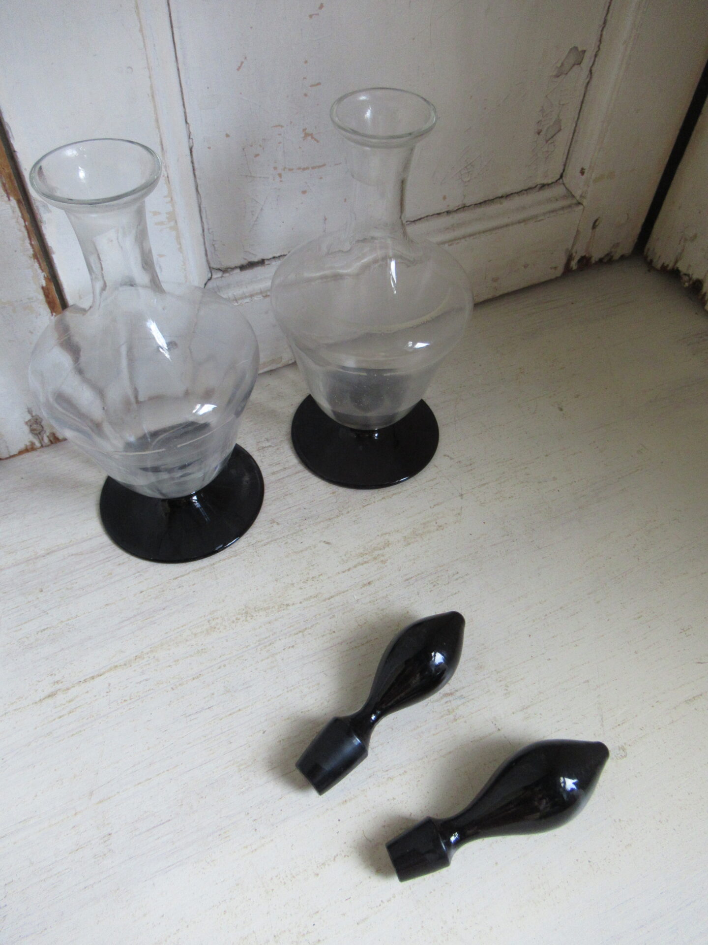 2 oude karafjes met stop - Afbeelding 3