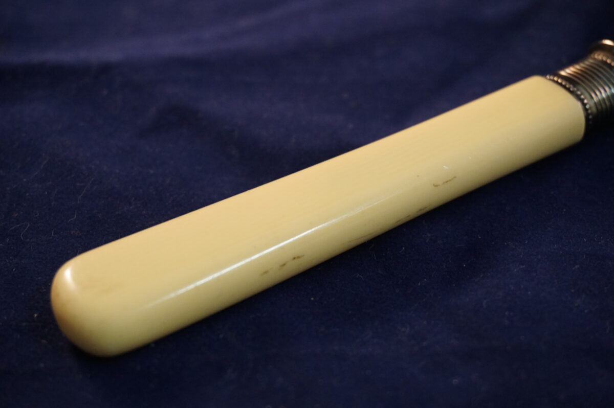 Antieke verzilverde schep met kunststof handvat - Afbeelding 9