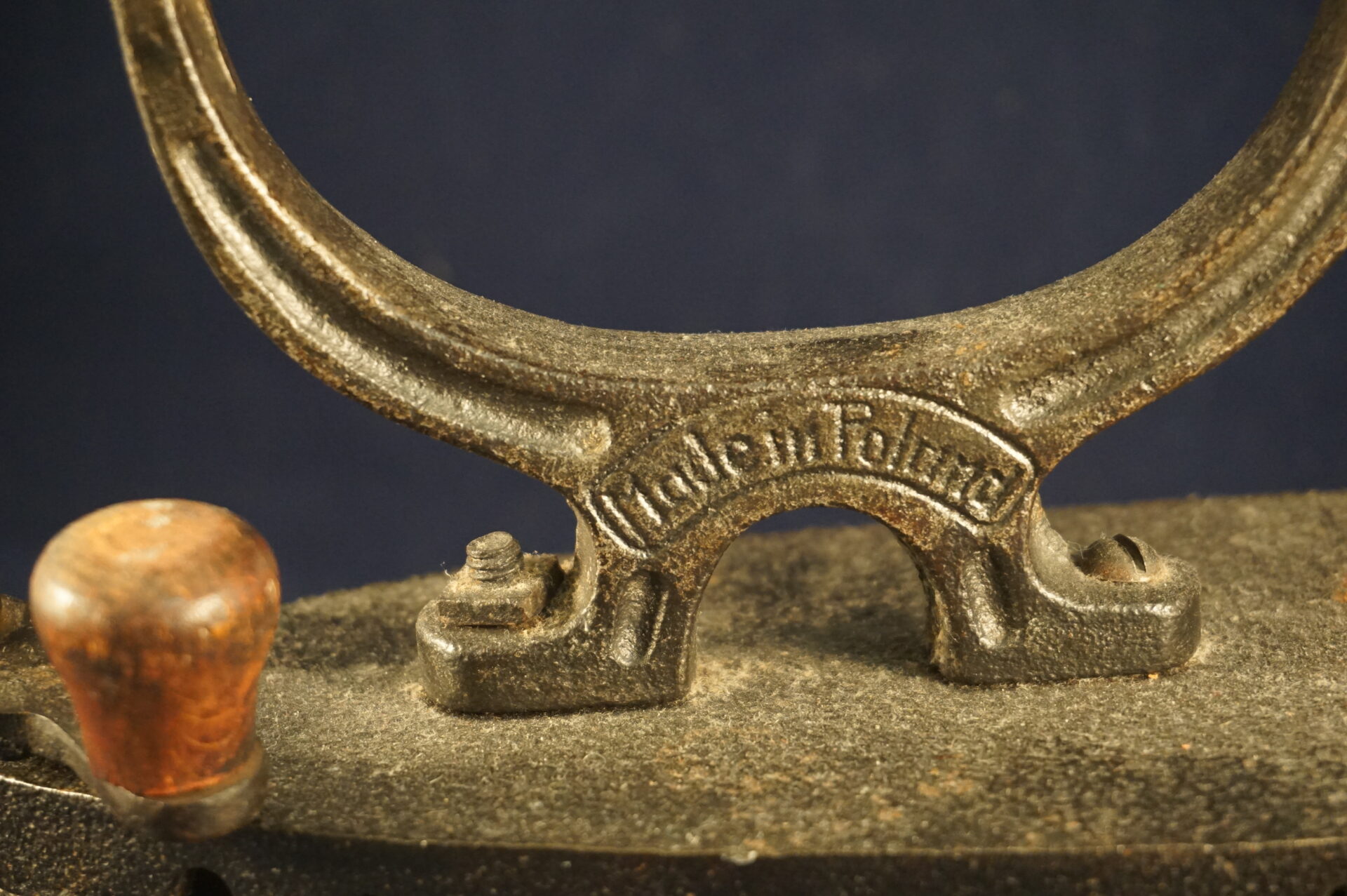 Antieke kolen strijkijzer made in Poland - Afbeelding 3