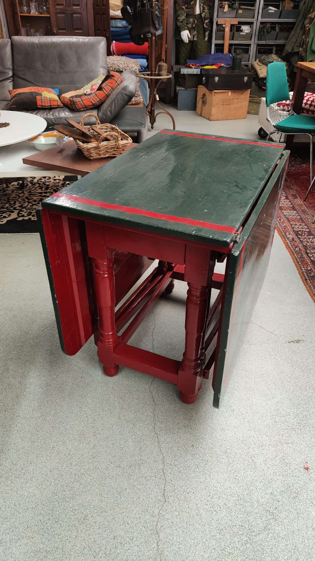 Antieke oortafel groen met rood - Afbeelding 3
