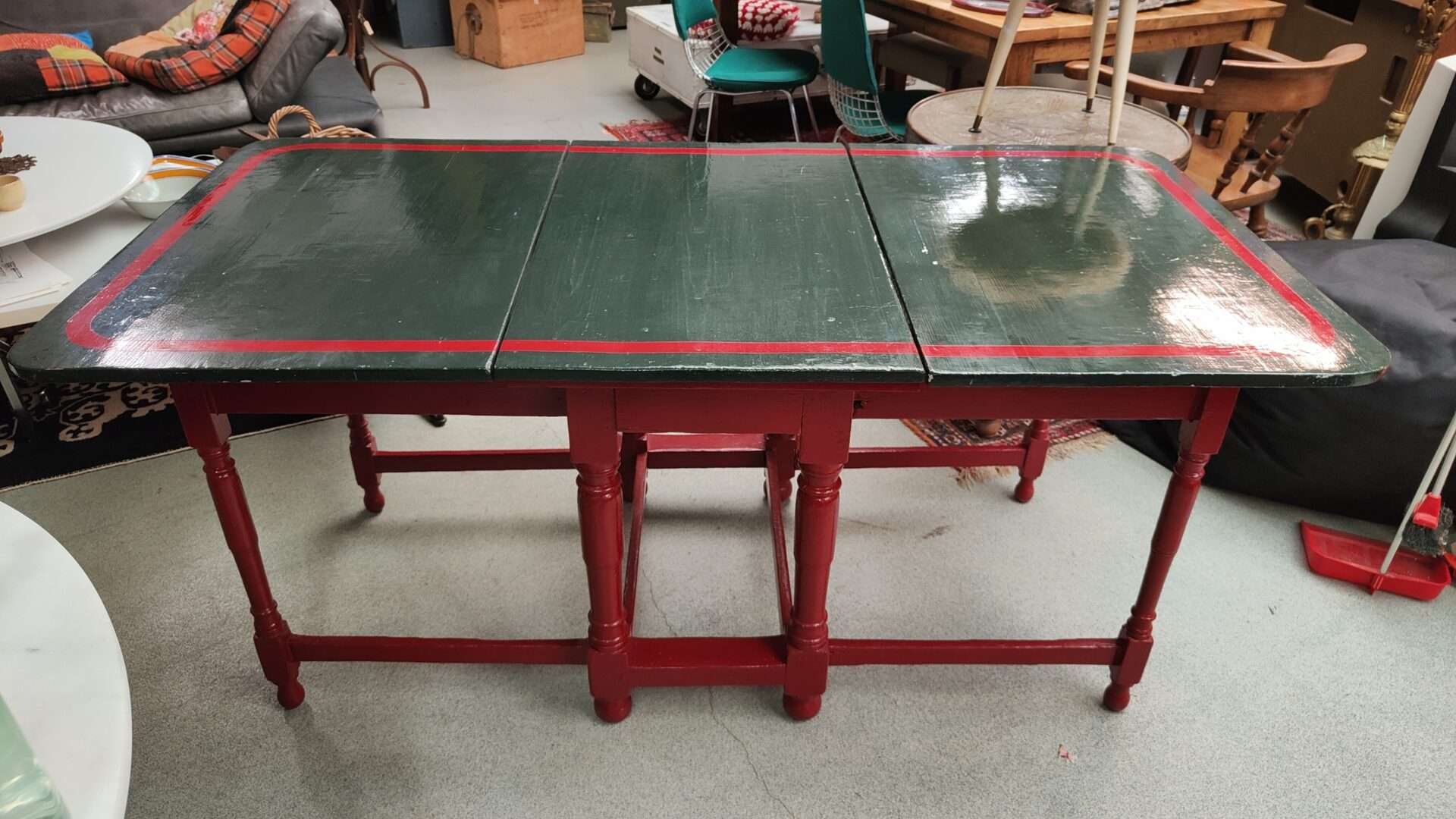 Antieke oortafel groen met rood - Afbeelding 6