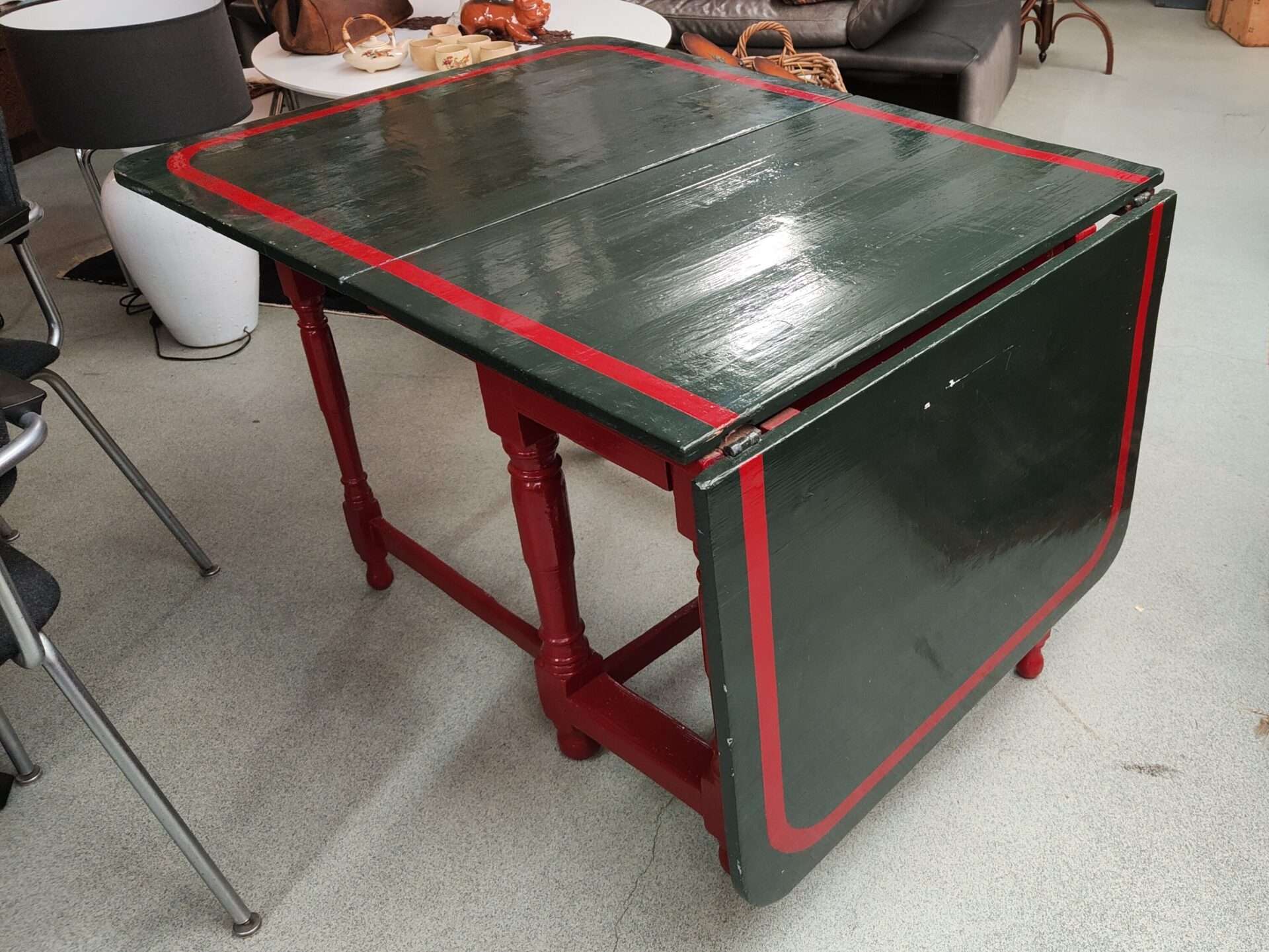 Antieke oortafel groen met rood - Afbeelding 4