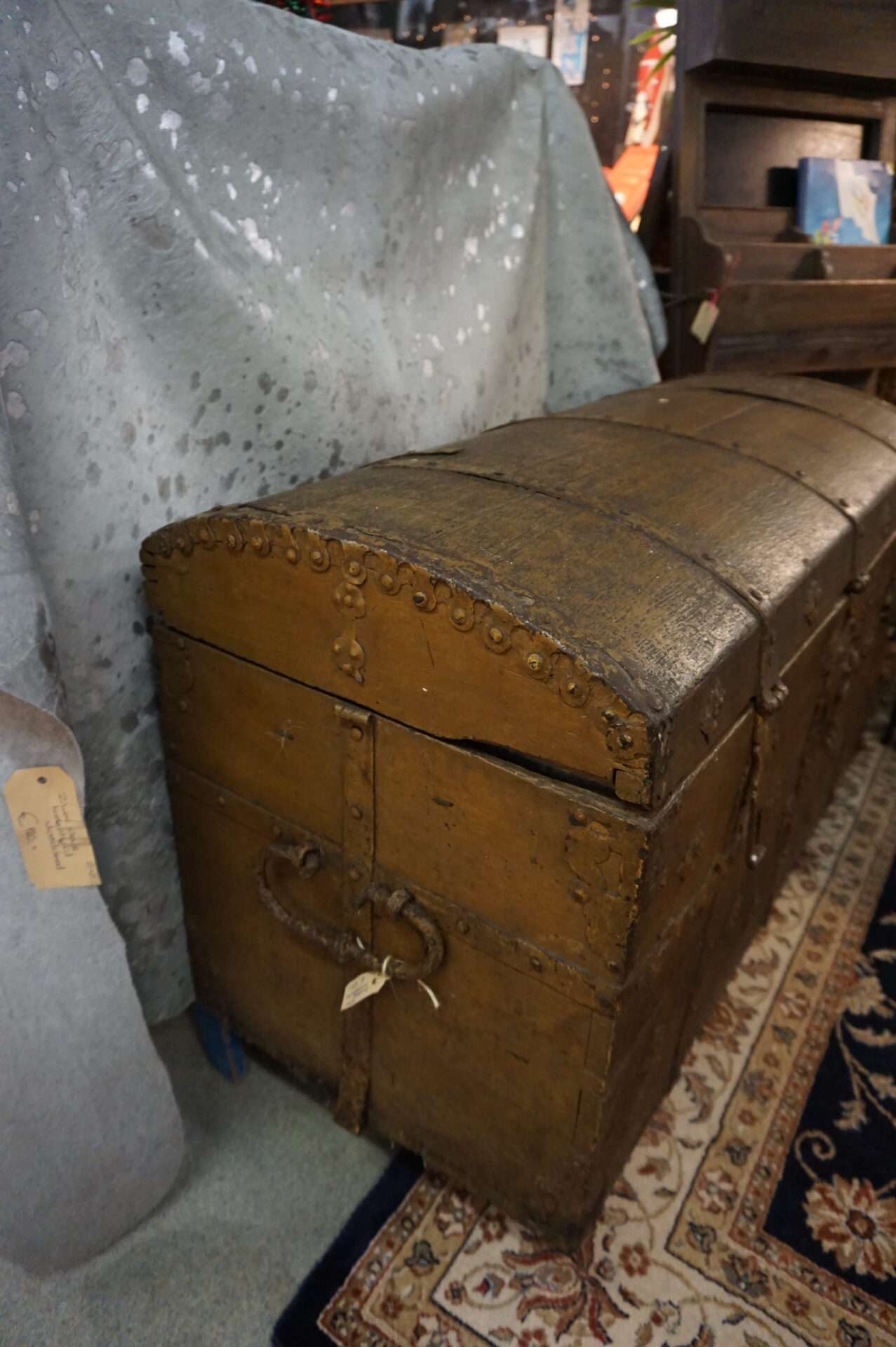 Antieke oude kist met ijzer beslag - Afbeelding 3