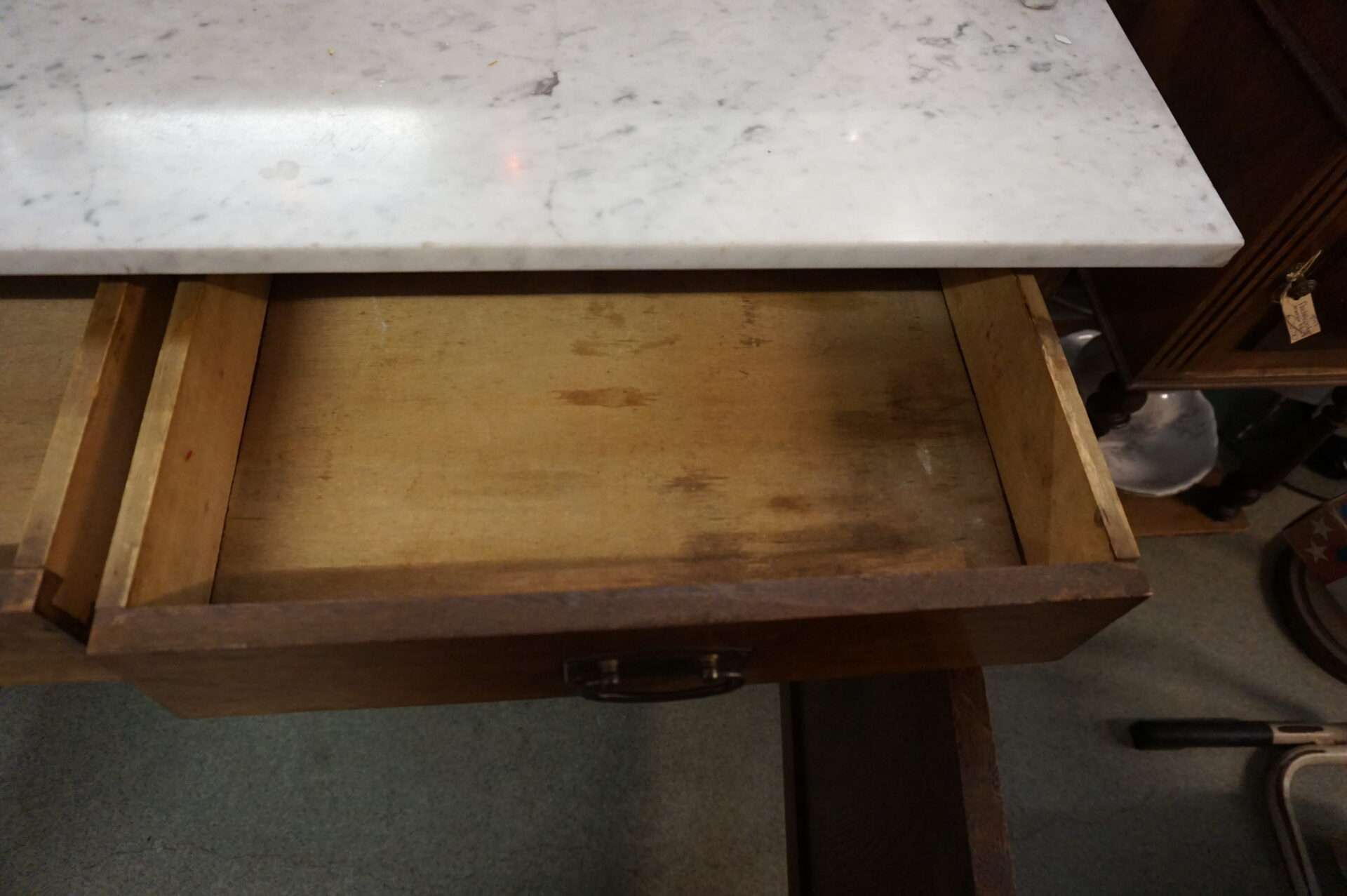 Antieke wastafelkast commode met marmer blad - Afbeelding 3