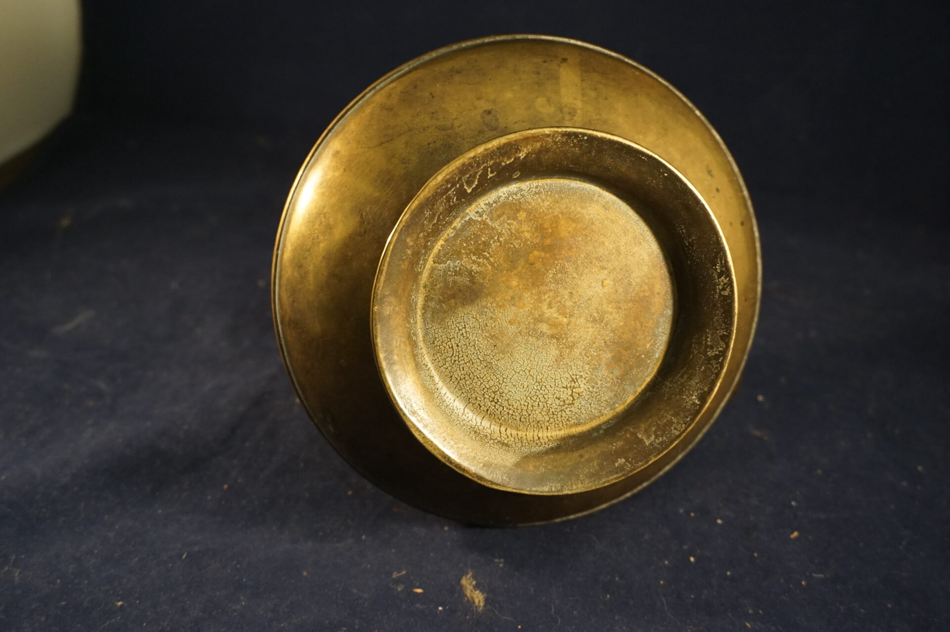 Brutalistische koperen kan vaas - Afbeelding 6