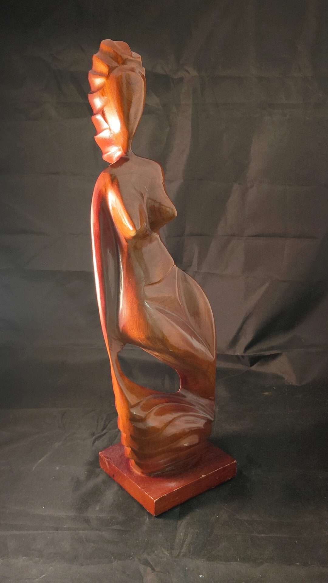 Houten sculpture vrouw - Afbeelding 6