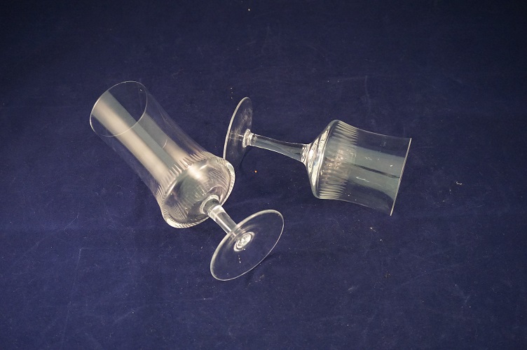 Vintage wijnglas en bierglas - Afbeelding 4