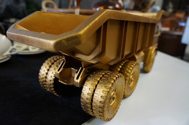 Vintage speelgoed miniatuur kiepwagen goudkleurig - Afbeelding 6