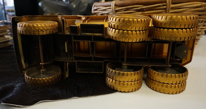 Vintage speelgoed miniatuur kiepwagen goudkleurig - Afbeelding 8