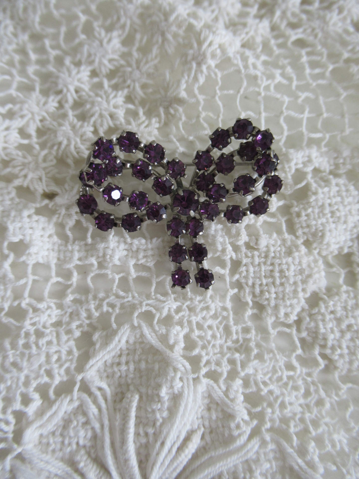 oud broche, strass, strikje - Afbeelding 2